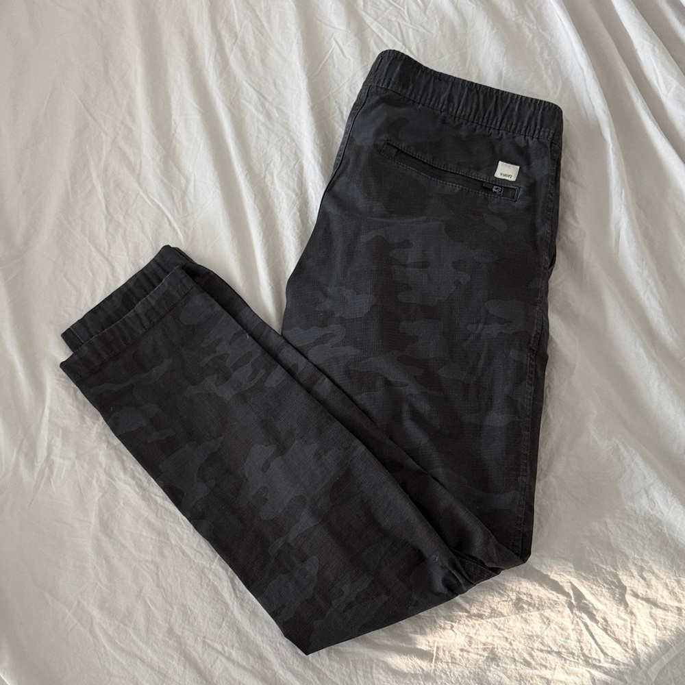 Vuori Dark Camouflage Joggers